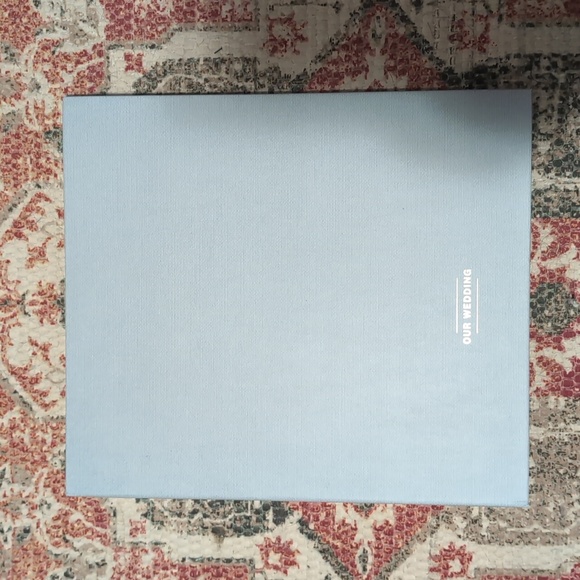 The Knot Wedding Planner and Organizer Binder - Picture 1 of 4